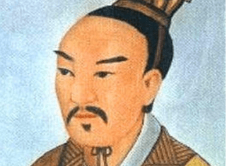 这个时候班超已经去世,邓太后召来班超的小儿子班勇,询问对策,因为班