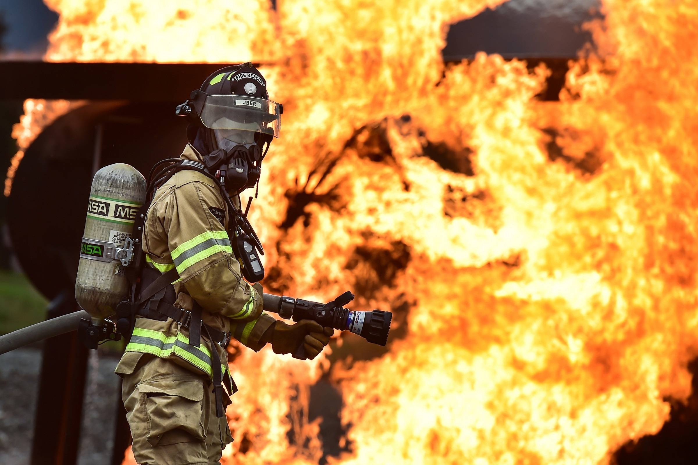提升自救能力,降低火灾风险和消防员牺牲风险