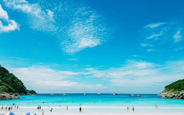 普吉岛三大海滩:芭东海滩最著名,卡伦海滩秀美,卡塔海滩轻柔_游客