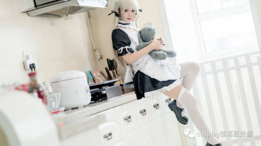 cos:女仆穹妹cos正片@柚柚酱