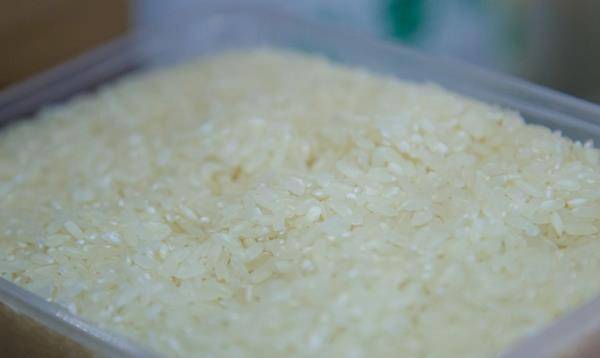 3种米饭请停止食用,可能暗藏黄曲霉素,经常吃,肝可能会扛不住_大米