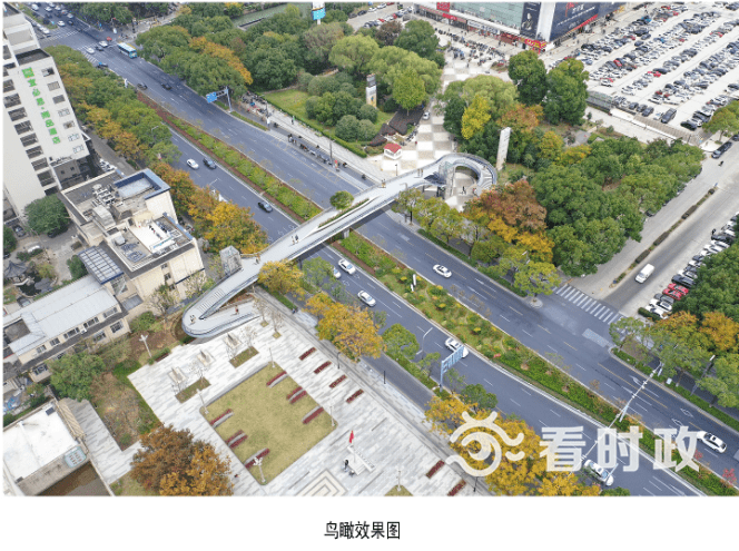 博物馆前,现状人行过街通道东侧,天桥北侧接入革命博物馆前广场空地