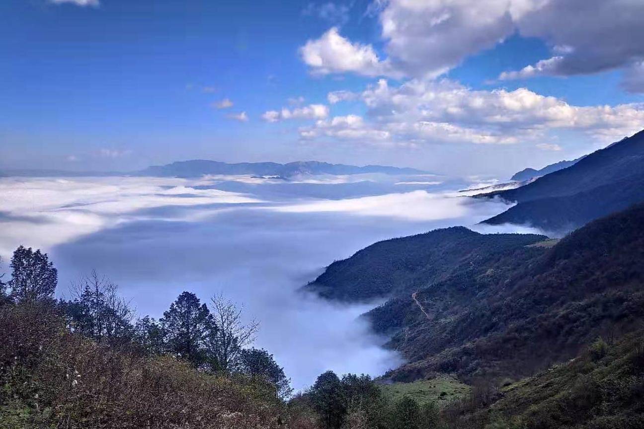 原创攀登昭通巧家药山第三天看最美丽的云海遇上好心的老乡留宿