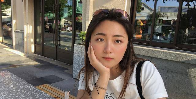 童安格61岁了,如今踪迹难寻,25岁的女儿,长相清纯靓丽