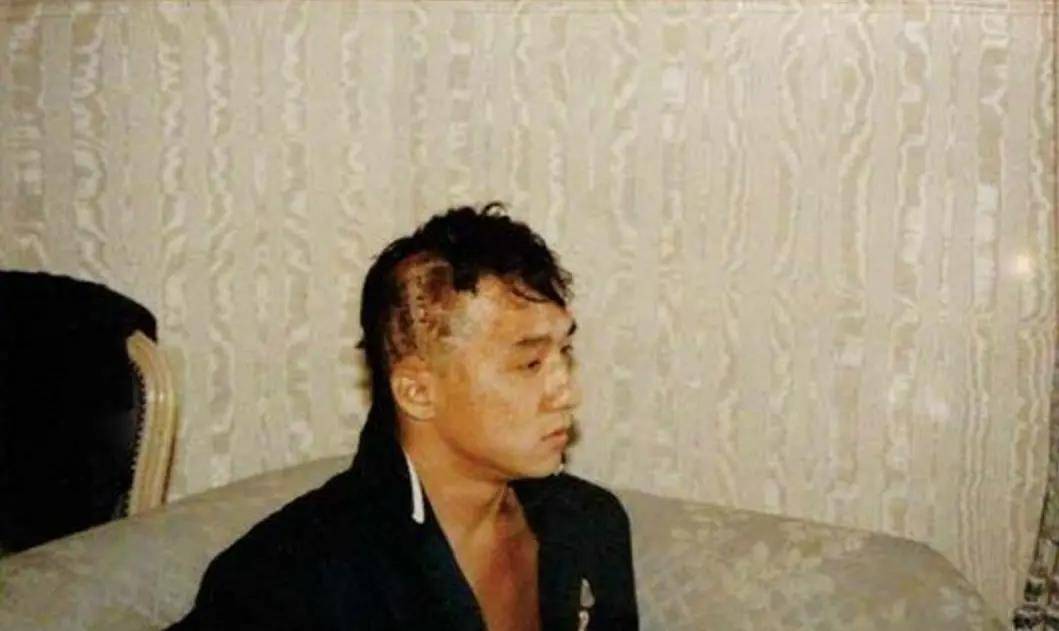 《醉拳》,依然是袁和平编导,成龙,袁小田,黄正利的主演班底,影片风格