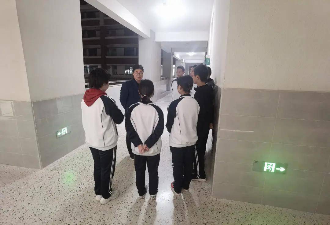 追求卓越知行合一宁德衡水育才中学logo解读