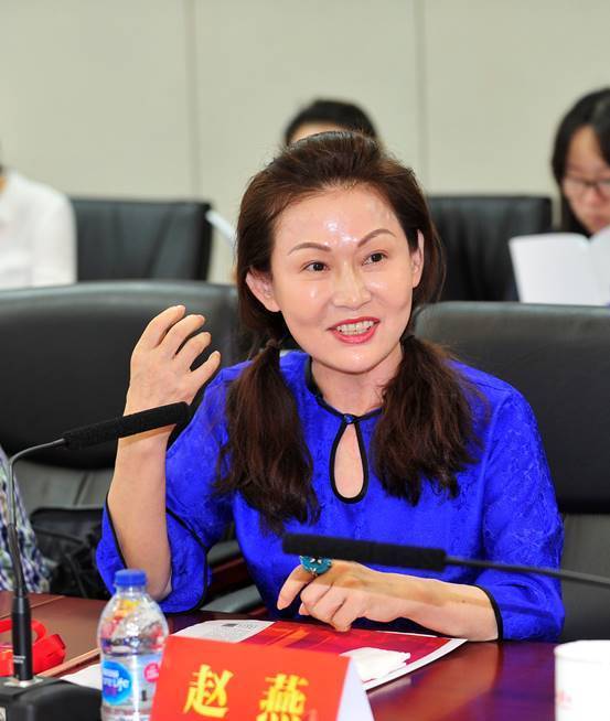 云南美女,22岁在海南赚2亿元,55岁身价588亿元,成为北京女首富_赵燕