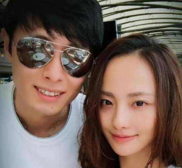张嘉倪直播宣传新剧,自曝与杨玏有多场吻戏,老公买超吃醋刷礼物_网友