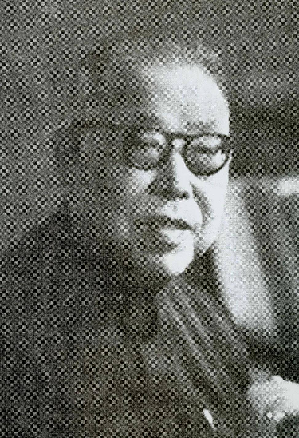 郭绍虞(1893—1984)名希汾,斋名照隅室.江苏苏州人.