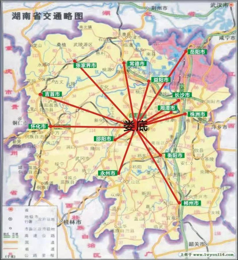 学校位于湖南省重要的交通枢纽娄底市中心城区,交通便捷,有多条高速