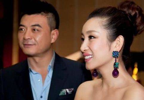 而既有钱又有权的男人更是如此,名气大后,王新军就和唐静的感情出现了