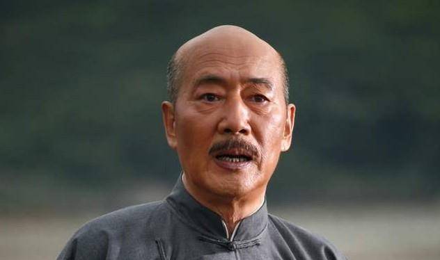 杜雨露老师众多影视作品中,相信最令人印象深刻的便是出演的"蒋介石"