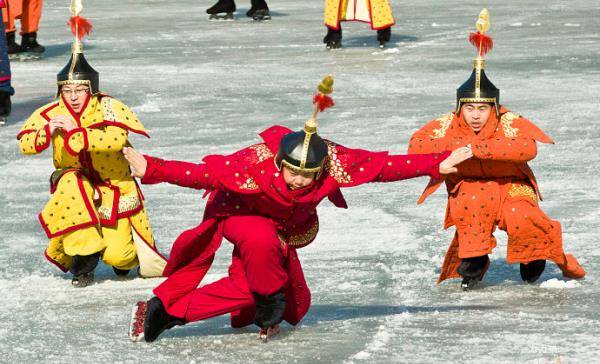 戏说冰嬉图清朝冰雪运动乌拉滑子