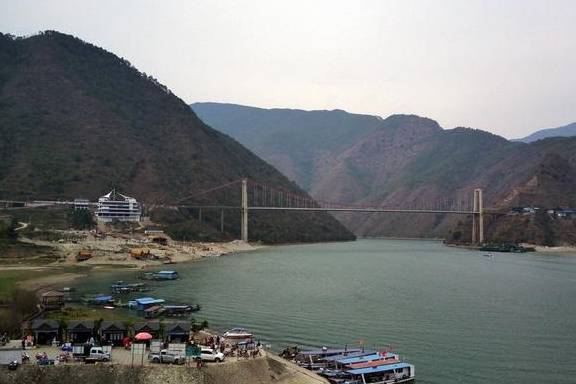 航拍"高峡飞虹"云县澜沧江大桥_临沧_长湖_漫湾