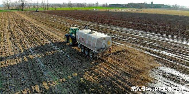 大连雨林液体施肥罐车沼液施肥机粪水还田洒施车助力养殖场肥水一体化