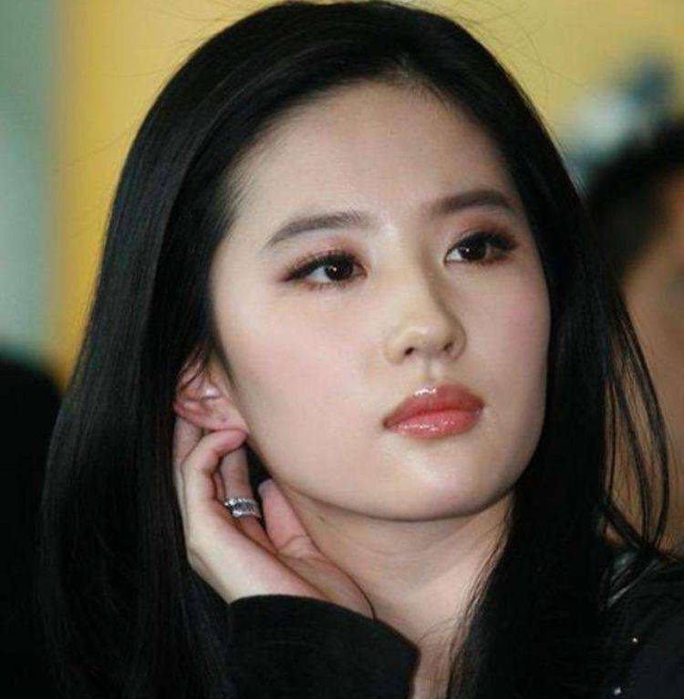 原创刘亦菲有很多没有ps过的真实照片不愧是生图杀手啊