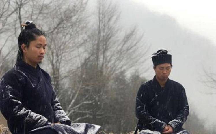 原创23岁女道士宣告世人自己将羽化近10万人前来围观结局如何