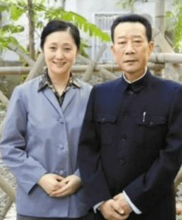 去拍,做你喜欢的事,家里有我"1983年,李雪健和同是演员的于海丹结婚了