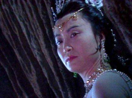 76岁"白骨精"扮演者杨春霞近照曝光,头发花白仍身姿挺拔_角色_杨洁