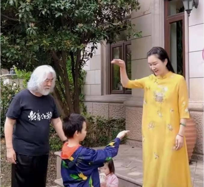 原创张纪中妻子我和老公睡在一起更多是精神层面上你们格局太小