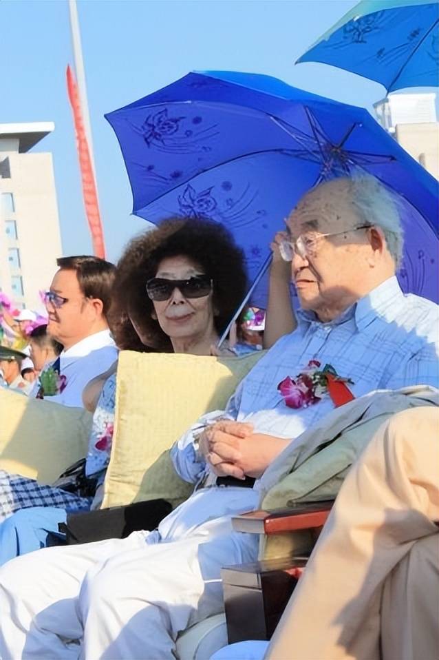 乔羽乐做妻管严与妻子相守68年有泪水儿子也是词作家