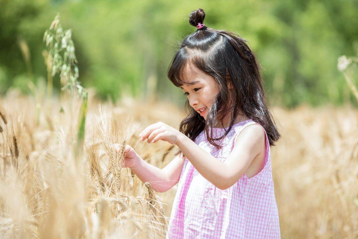 记住,有女儿的家庭把她养的＂野性＂一点,才是保护她最好的方式