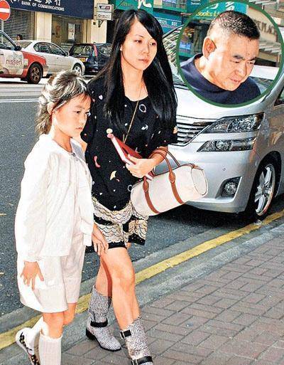 刘銮雄17岁大女儿晒近照,多才又多艺,可惜不是甘比