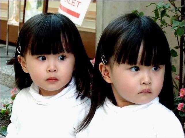 双胞胎姐妹,一个从小吃水果,一个喝果汁,6岁时体检差距大