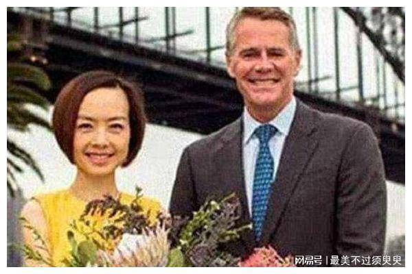 著名访谈主持人鲁豫与外国老公闪婚后至今怎样