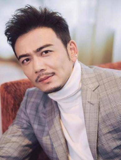 36岁型男杨烁,"隐藏"了9年的老婆,竟是我们熟悉的