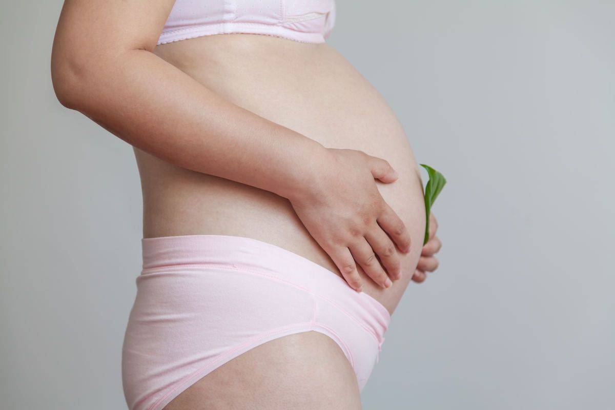 孕中期胎儿脑发育的黄金期,孕妇要忌口这些食物,会有三大危害