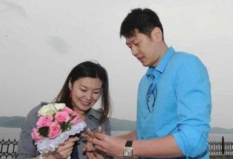 结婚五个月痛失爱妻,如今再婚依然孝敬前妻父母_莫科_周雅菲_王凡