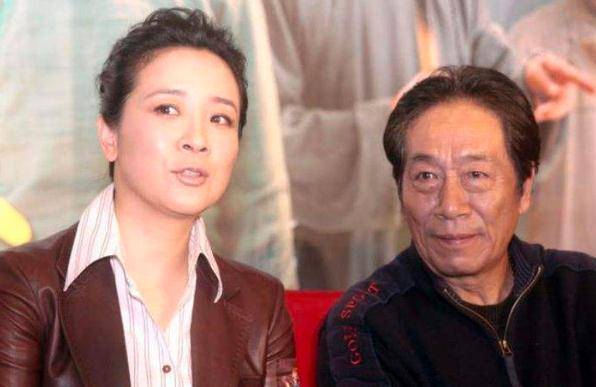 36岁女星嫁73岁的老演员,婚后生下二子,不得不佩服老当益壮_王奎荣_饶