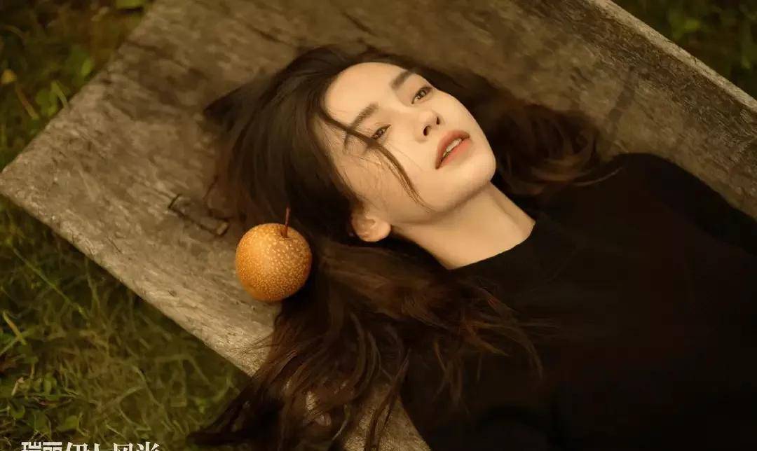 原创angelababy杨颖美照再登瑞丽伊人风尚杂志封面