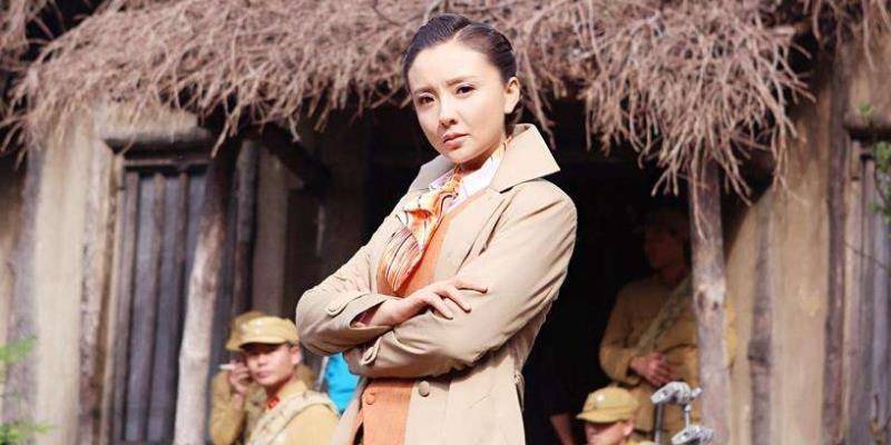 49岁的孙红雷,隐瞒多年的妹妹被曝光,孙俪都要敬她