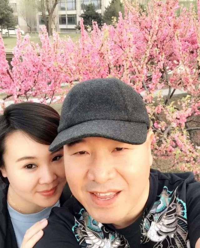 原创51岁王小利近照隐瞒了20年的老婆原来是谢广坤女儿