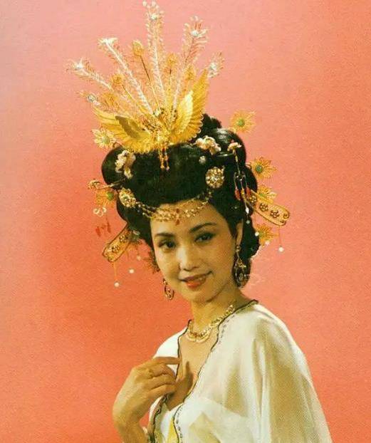 李静莉 来自搜狐网