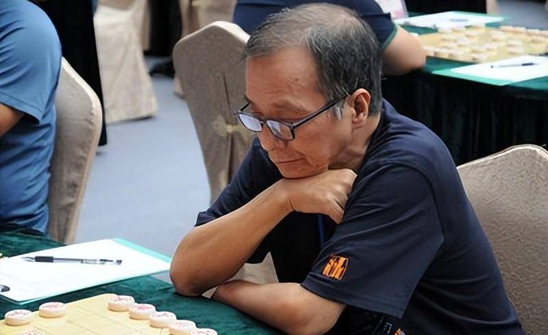 原创香港惊现超级象棋高手胜胡荣华吕钦洪智八大冠军70岁还在比赛