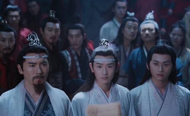 魏婴在身上画招阴符时,谁注意蓝启仁说了什么?