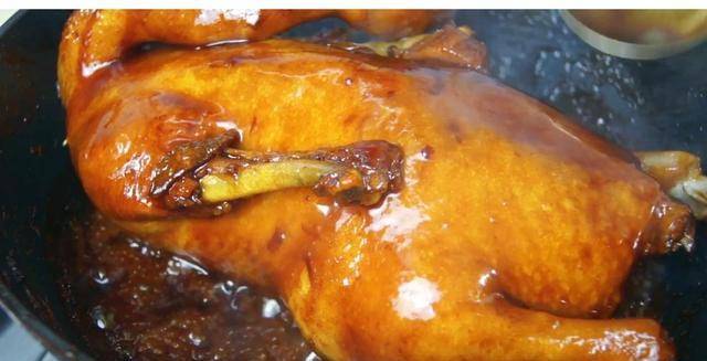 年夜饭菜单回味禄鸭,外皮酥脆,鸭肉多汁,吃起来连骨头都香!_禄好_陈皮