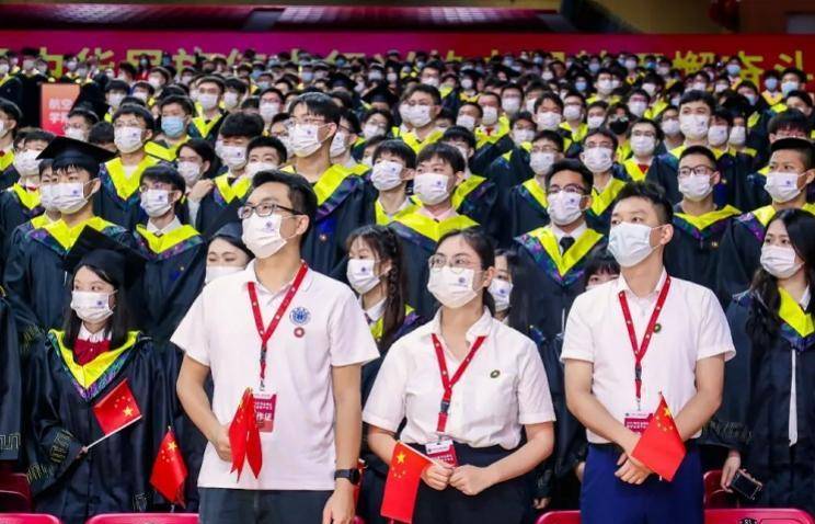 北京理工大学珠海学院校长邹美帅以"云程发轫向未来