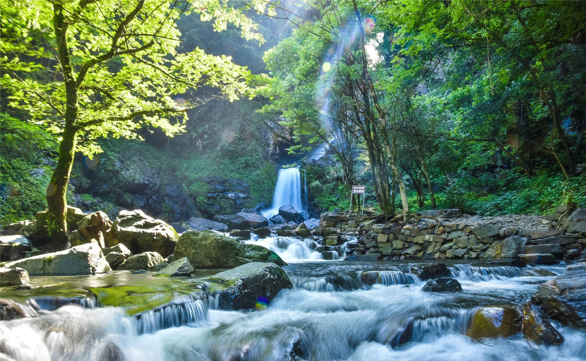 里的桃源地,被称皖南小九寨,人少景美堪比5a景区_瀑布_美景_九寨沟