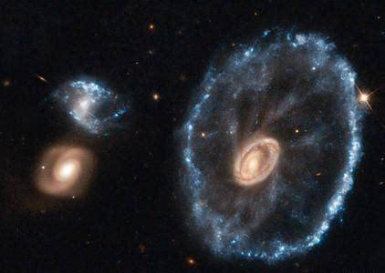 三:车轮星系位于猎犬座的螺旋星系(ngc4258)是一个只有银河系一半大小