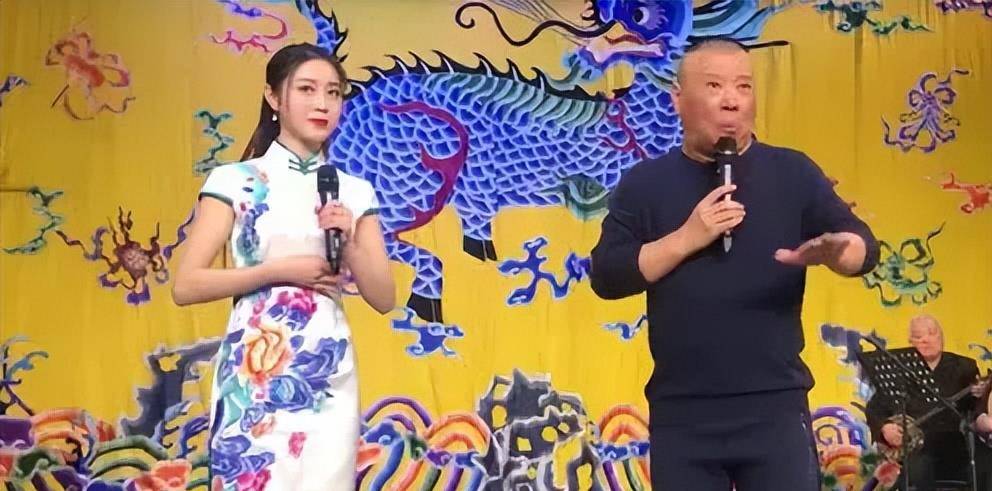 2016年,王梦婷受邀参加德云社二十周年大庆,还与郭德纲合作演出京剧