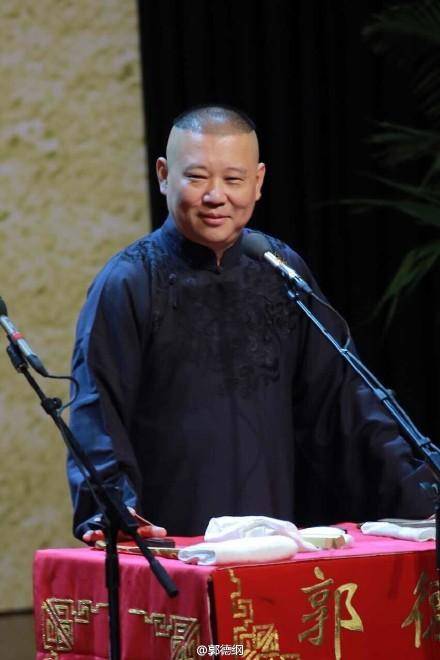 郭德纲太闲了,讲三国讲着讲着唱起来了!他是相声界的?