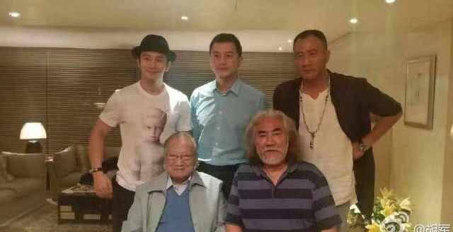原创金庸儿子谈父亲病逝状态六小龄童李若彤刘德华等金庸剧演员悼念