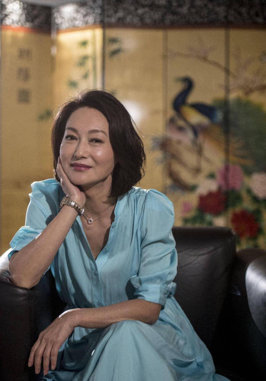原创惠英红的辛酸情史苦等初恋50年一生都未嫁人