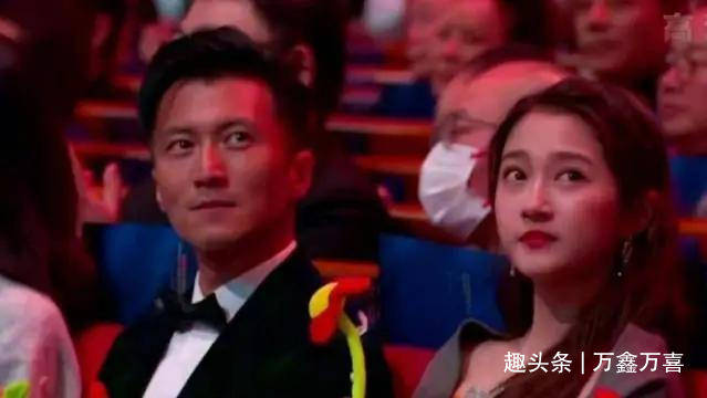 关晓彤谢霆锋16年后再度同框_女装_香港地区_因为