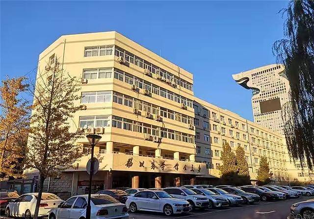 北京信息科技学院 来自搜狐网