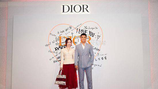 42���˼���촽���ݳ�Ʒ�꣬����װţ��ȹ���������챻 ...